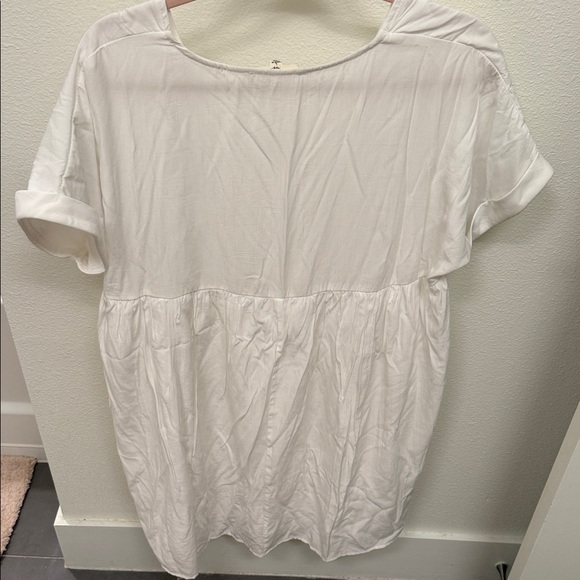 Entro White V-Neck Dress - Picture 3 of 3